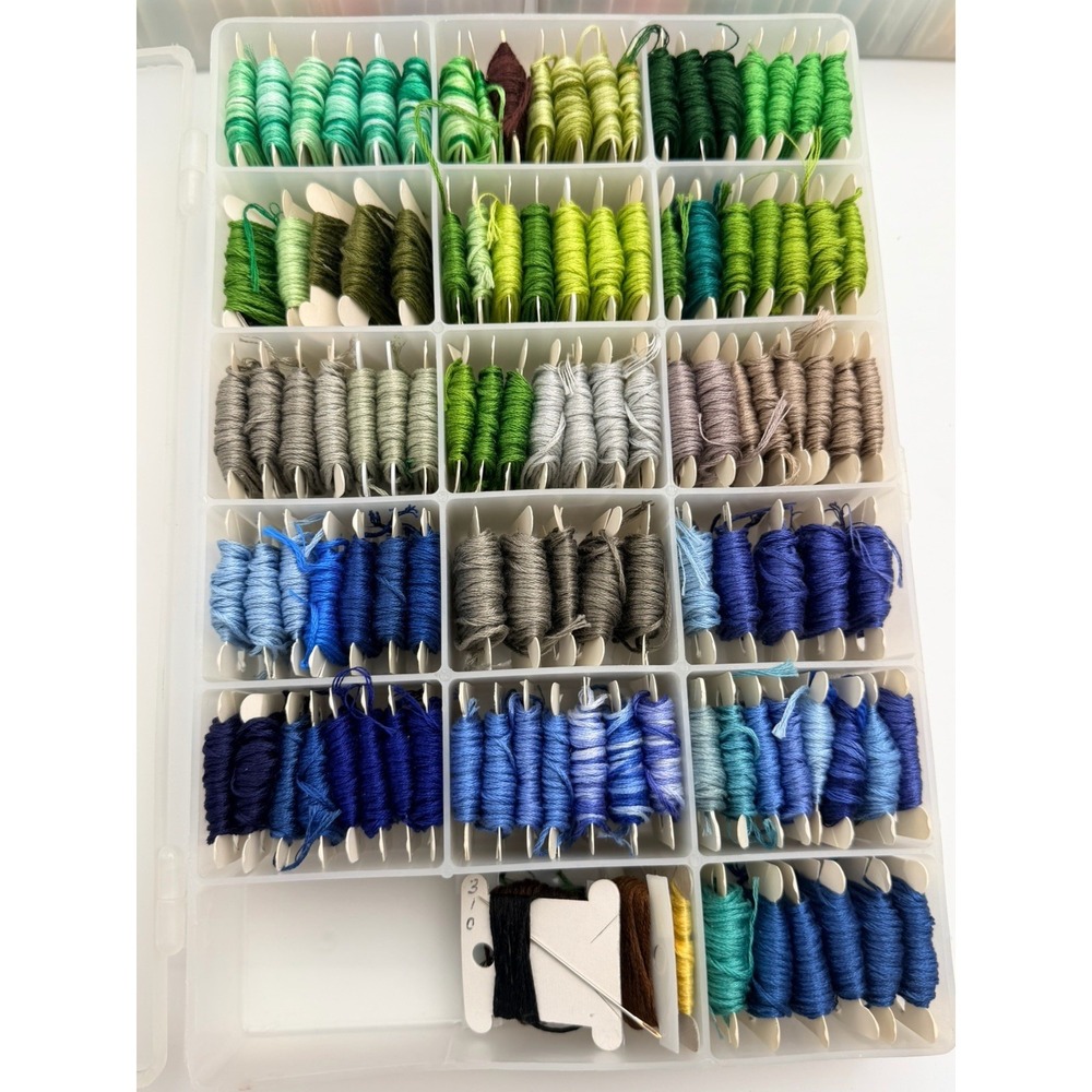 Huge Embroidery Floss Lot 5 Organizers Wound Bobbins DMC J&P Coats Variegated - Picture 2 of 8